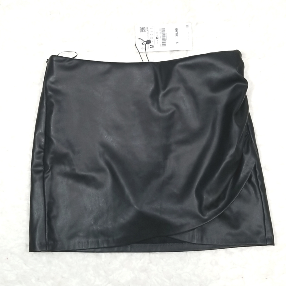 Zara Faux Leather Black Mini Skirt.  M